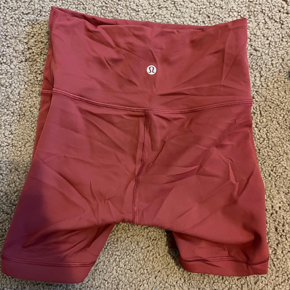 Lululemon Wunder trains